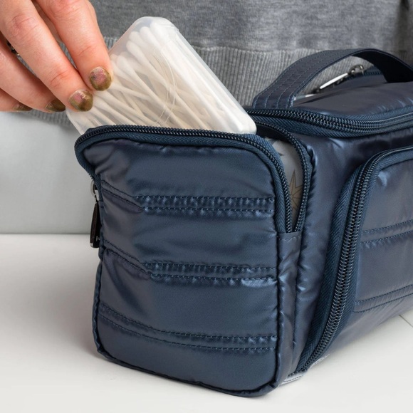 Lug Trolley Cosmetic Case NWT - Picture 16 of 16